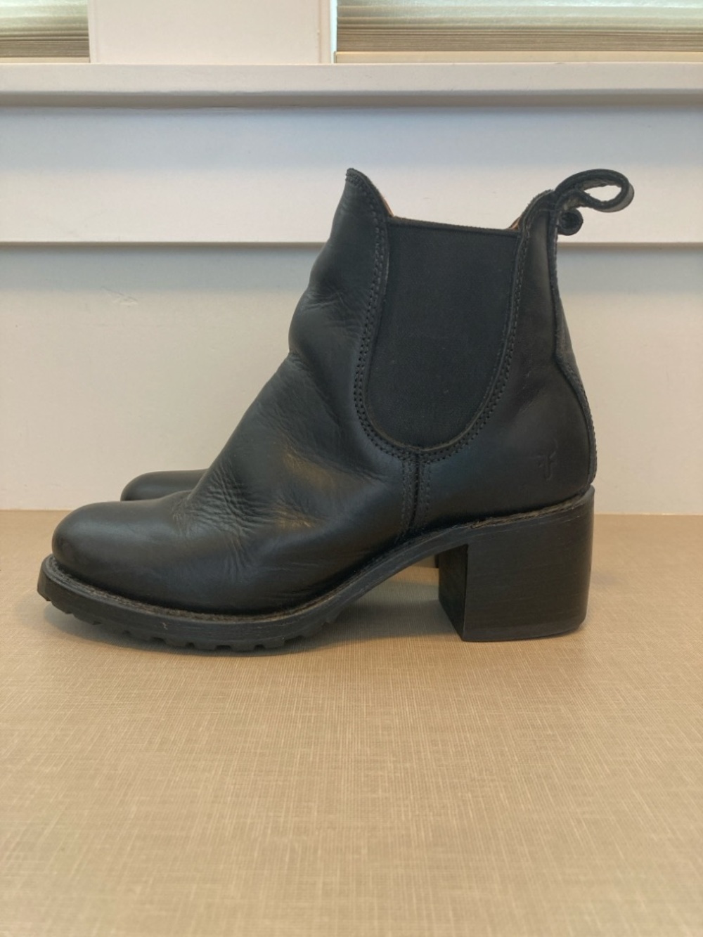 Frye Sabrina Chelsea Black Leather Boots